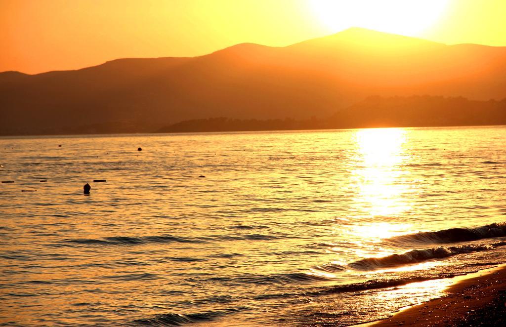 Gumuldur Mavi Deniz Hotel Buitenkant foto