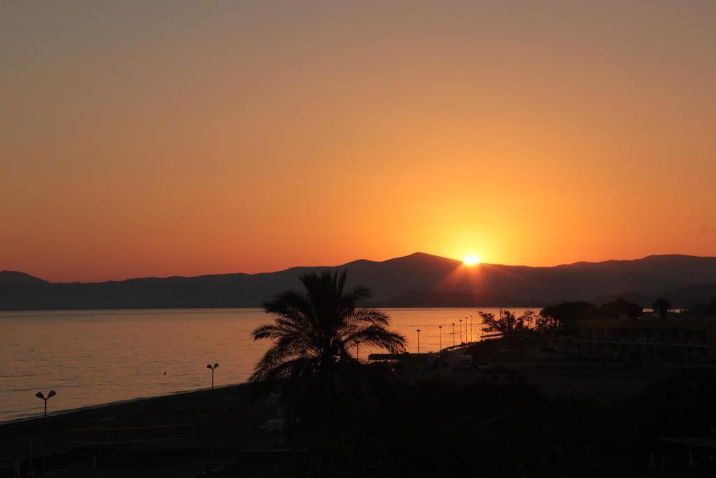 Gumuldur Mavi Deniz Hotel Buitenkant foto